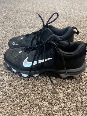 Nike Men’s Baseball Cleats -White Swoosh